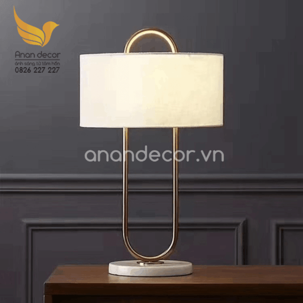 Đèn bàn hiện đại cao cấp thân inox vàng DB 578