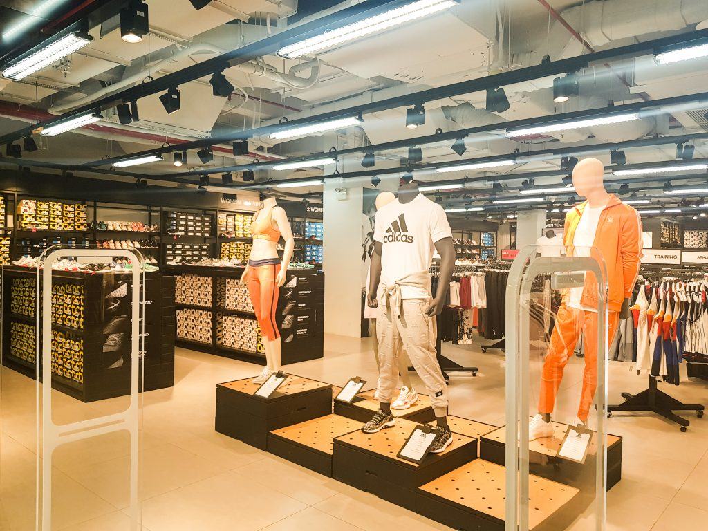 thiet-ke-anh-sang-chuyen-nghiep-cho-shop-salon-nail-2