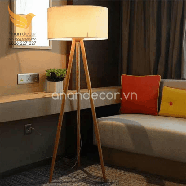 Đèn cây thân gỗ hiện đại DC 539-21