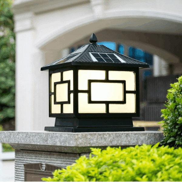 Đèn trụ cổng năng lượng mặt trời đen hình mái nhà TD-10-18