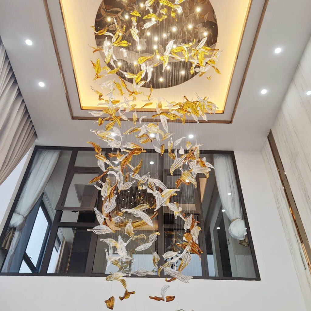 Gợi ý chọn đèn chùm phù hợp với mệnh của gia chủ