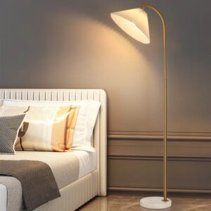Đèn đứng xi vàng chao vảo hình chóp nón trang trí hiện đại DD.17