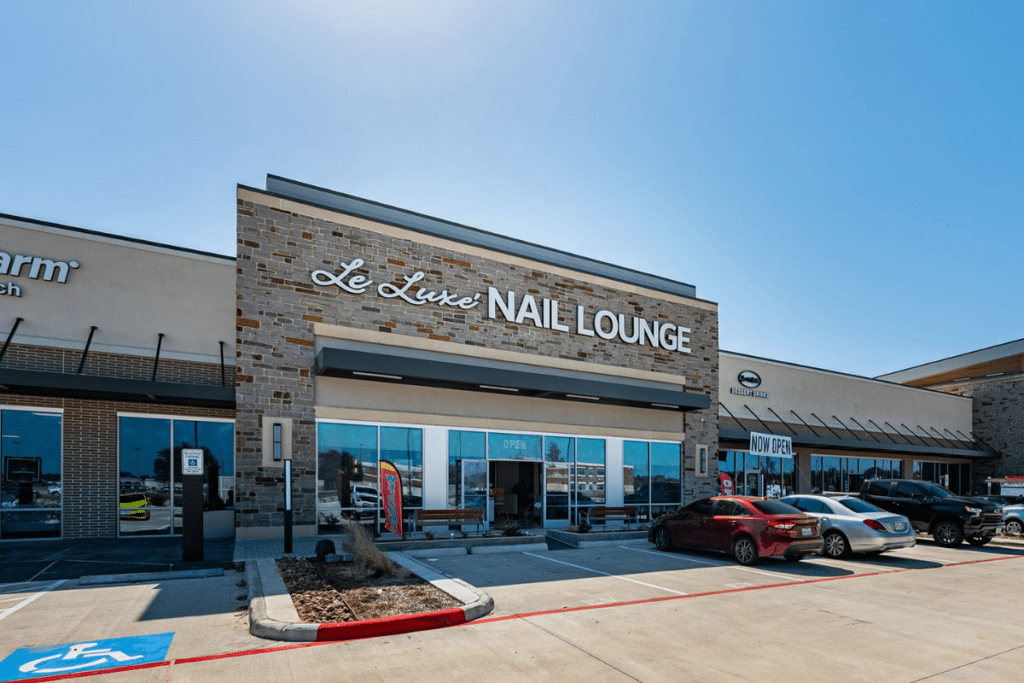 Le-Luxé-Nail-Lounge-du-an-do-an-an-decor-cung-cap
