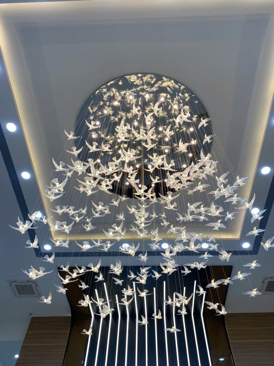 Đèn Thông Tầng Thiết Kế Cánh Chim Én APL131