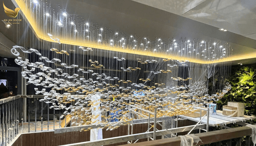 Có nên tự lắp đặt đèn thông tầng tại nhà hay thuê thợ chuyên nghiệp?