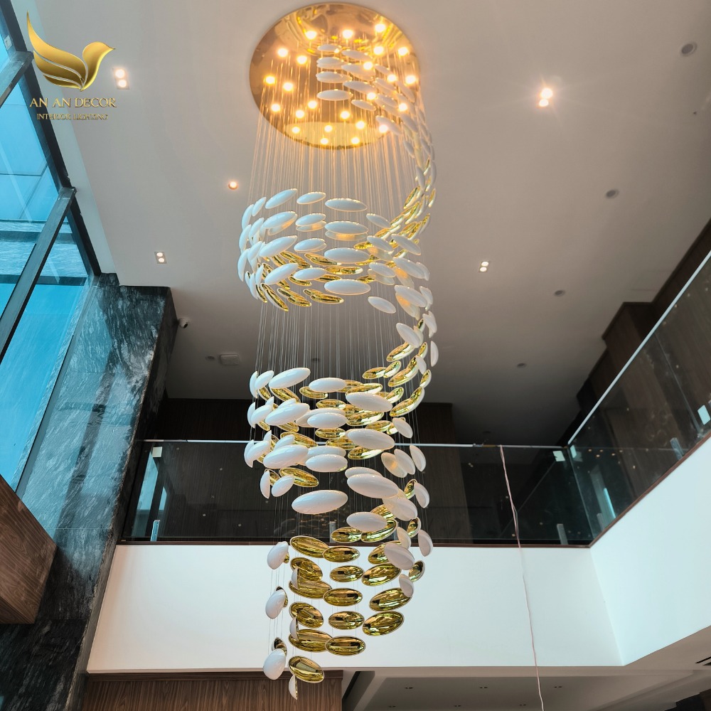 Nên chọn đèn thông tầng loại nào phù hợp nhất cho không gian nhà bạn?